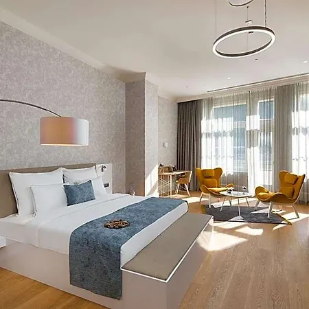 Vision By Continental Group 4*