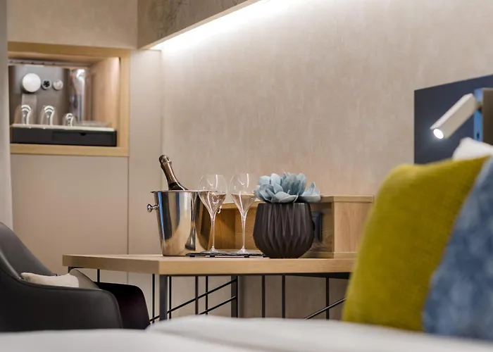 Vision By Continental Group 4*