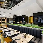 Vision By Continental Group 4*